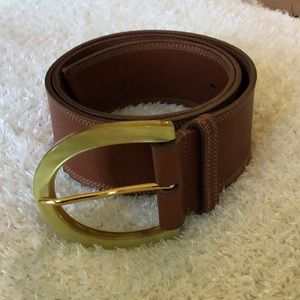 Leather brown belt with gold resin buckle